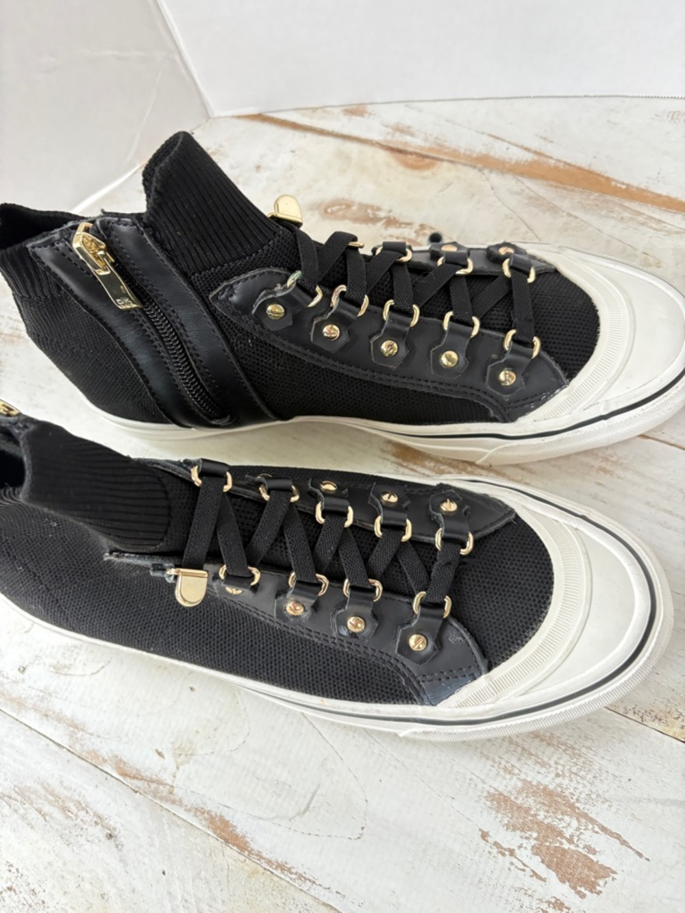 DKNY Sheila lace up sneakers urban chic streetwear black white shoes sz 7.5 EUC - Picture 11 of 15